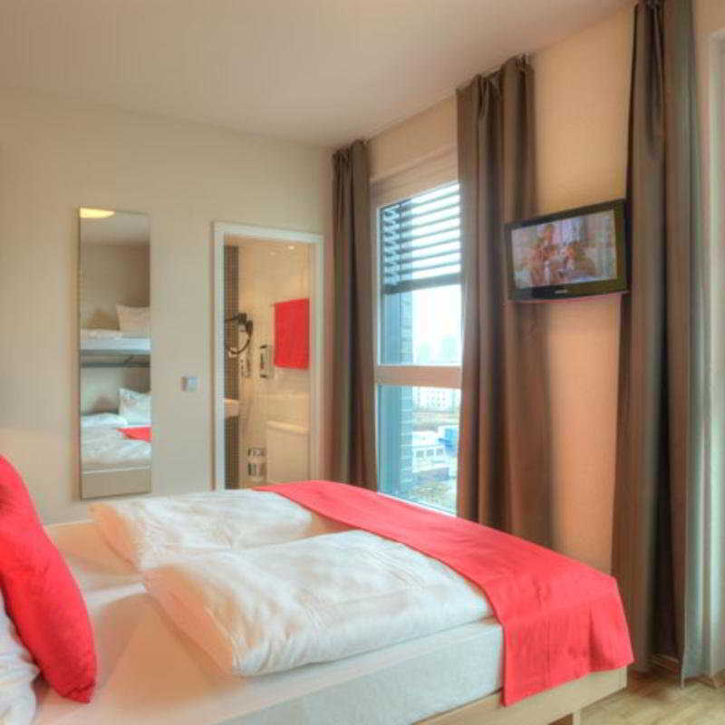Meininger Hotel Frankfurt/Main Messe Франкфурт-на-Майні Екстер'єр фото