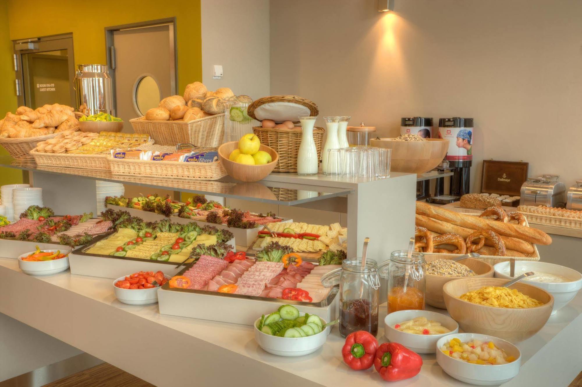 Meininger Hotel Frankfurt/Main Messe Франкфурт-на-Майні Екстер'єр фото