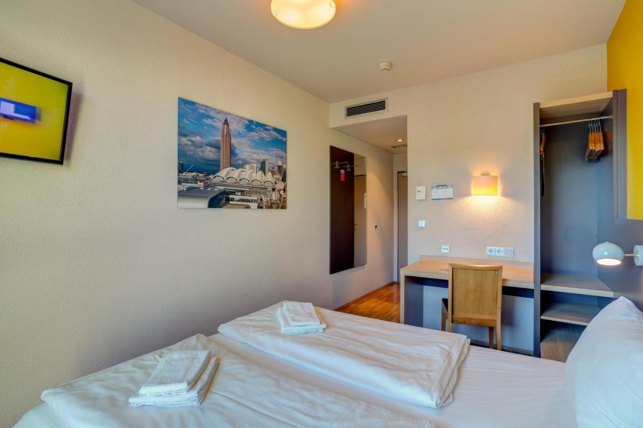 Meininger Hotel Frankfurt/Main Messe Франкфурт-на-Майні Екстер'єр фото