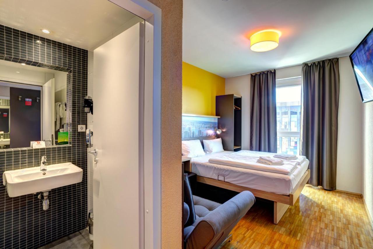 Meininger Hotel Frankfurt/Main Messe Франкфурт-на-Майні Екстер'єр фото